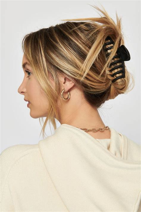 chanel hair claw clip|hairstyles for claw clips.